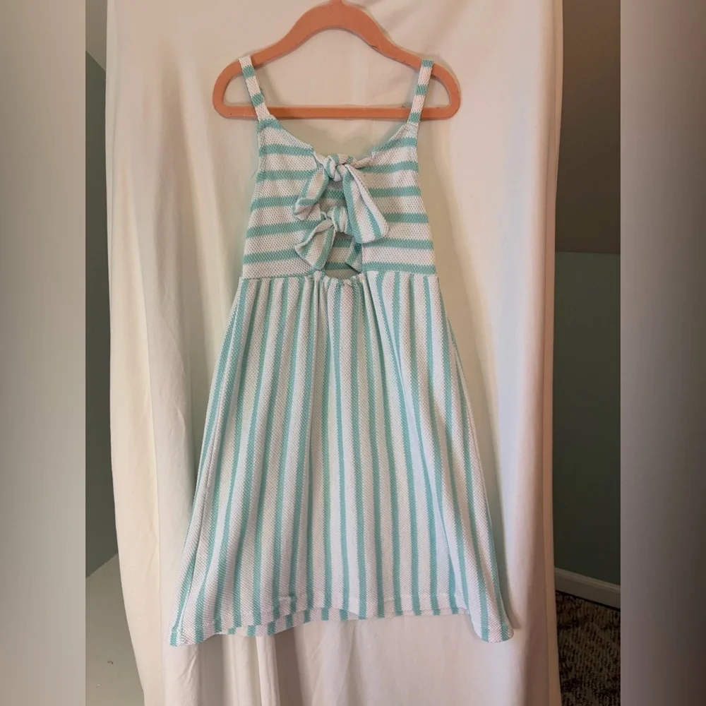 Vince Camuto Aqua and White Striped Kids Dress size 8